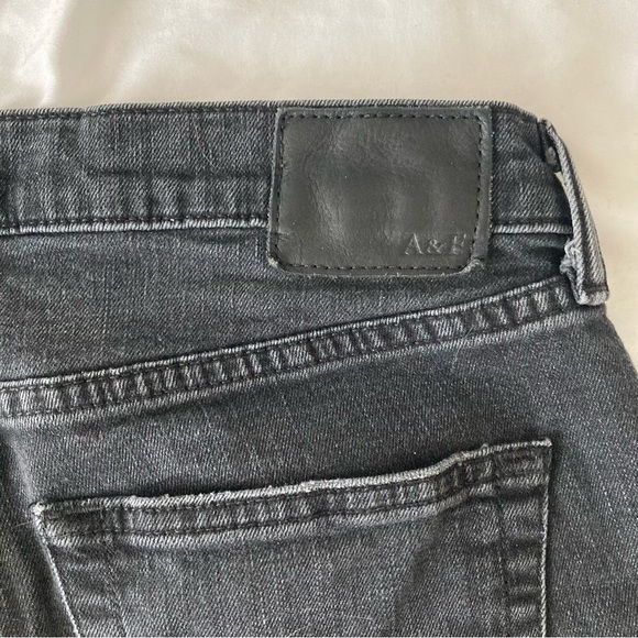 Abercrombie & Fitch Kennan Straight 30x32 black distressed raw hem stretch jeans - Picture 10 of 10